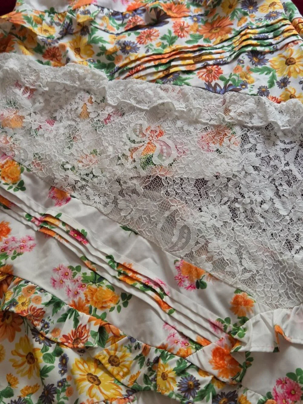 STUNNING FLORAL RUFFLE MAXI WITH BUTTER SOFT EYELASH LACE NEW!!!!!!! SIZE SMALL